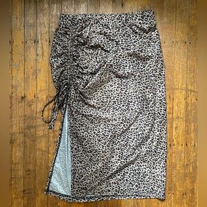Cheetah leopard animal print midi length skirt w ruching on the side